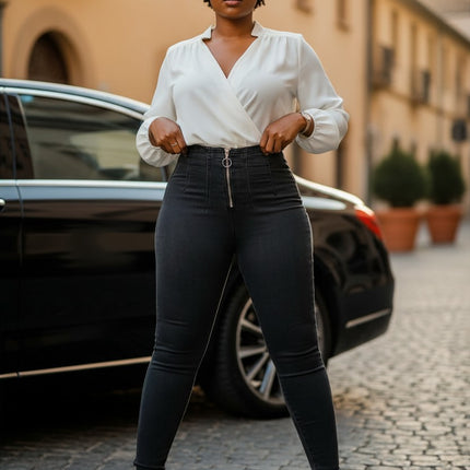 Urbn-cart Stretch Affair high rise skinny leg black denim jeans with o-ring zipper detail.